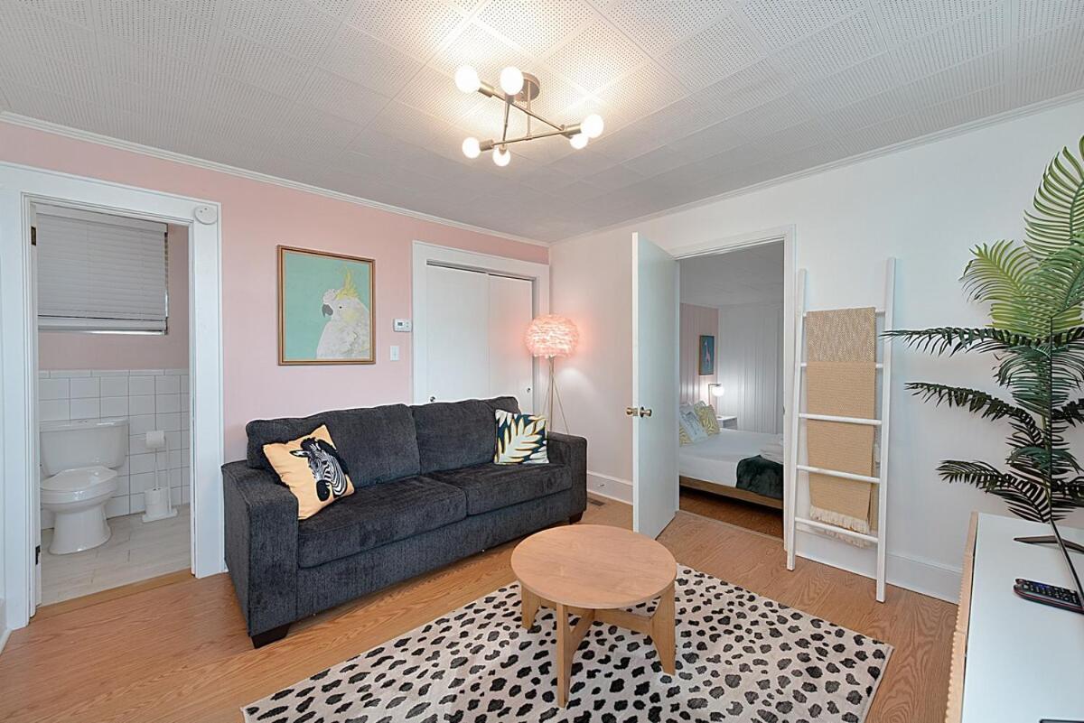 Trio 1 Bedroom Pink Unit Hickory